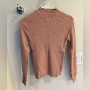 Dusty pink ribbed turtleneck long sleeve